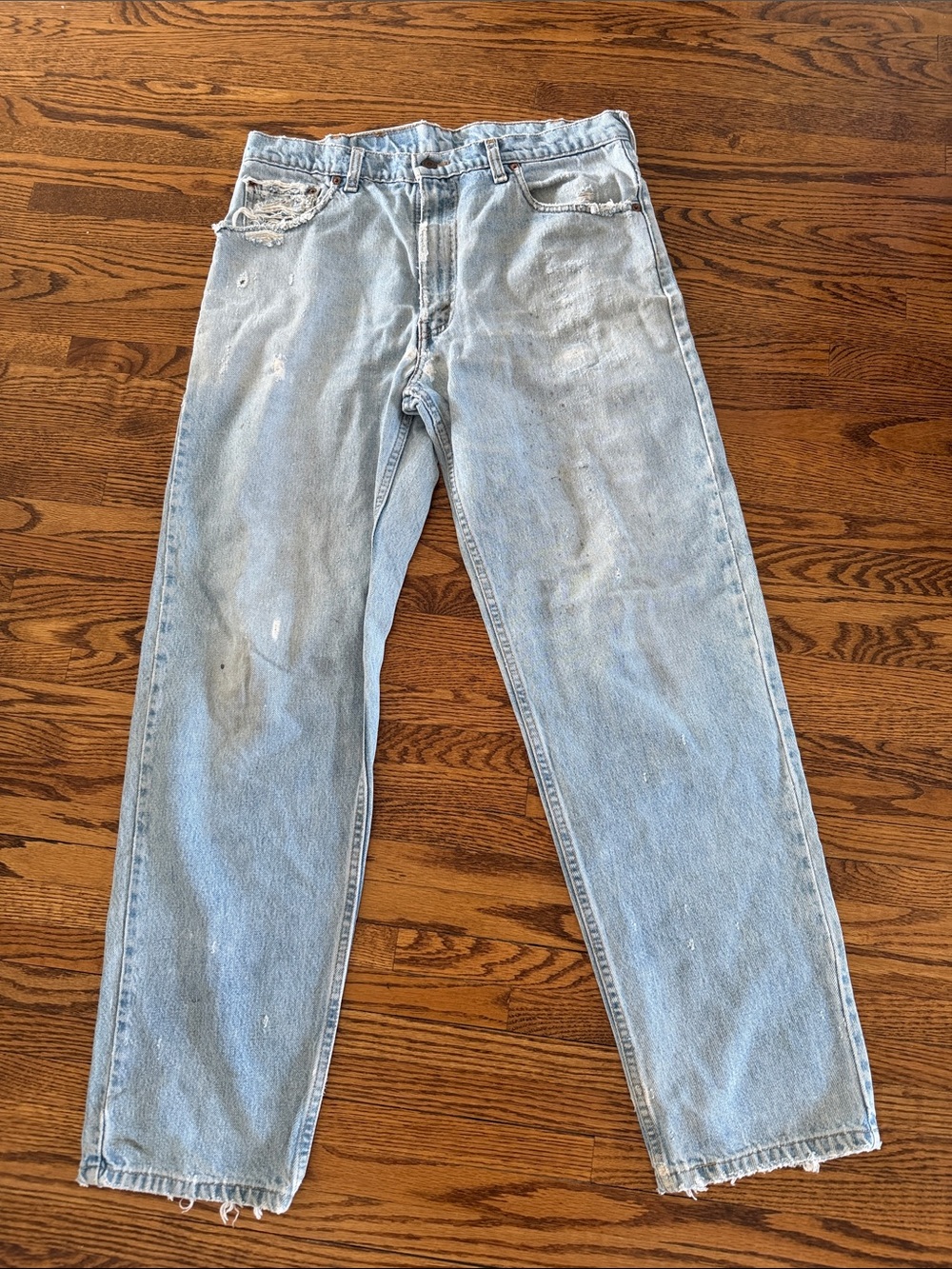 Distressed welder worn unique Levi’s 550 36 x 32